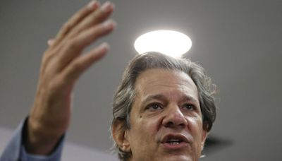 Cenário externo explica 'dois terços' do que está ocorrendo com câmbio no Brasil, diz Haddad