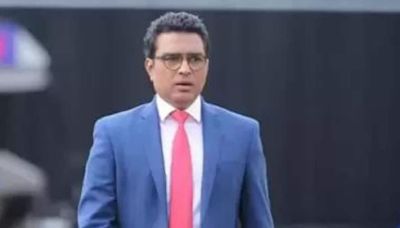 'North ke Players ki Taraf Zyada...': Fans Demand Ban on Sanjay Manjrekar for Remark on India Women's Fielding Coach - News18