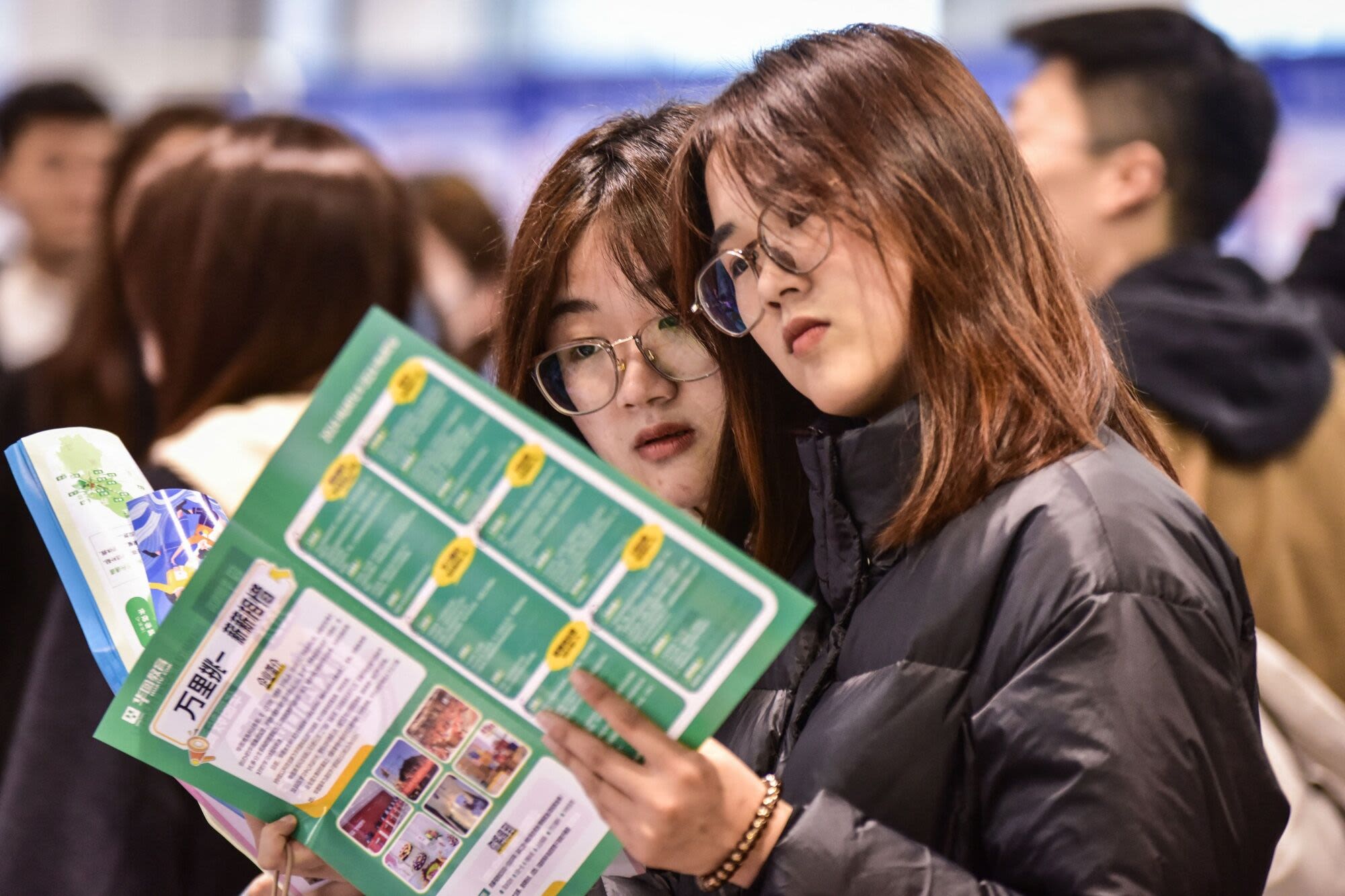 Xi Pledges to Make Youth Employment a Top Policy Priority