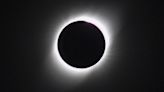 Qué es un eclipse solar total como el que se verá en México, EE.UU. y Canadá y qué otros tipos de eclipse existen