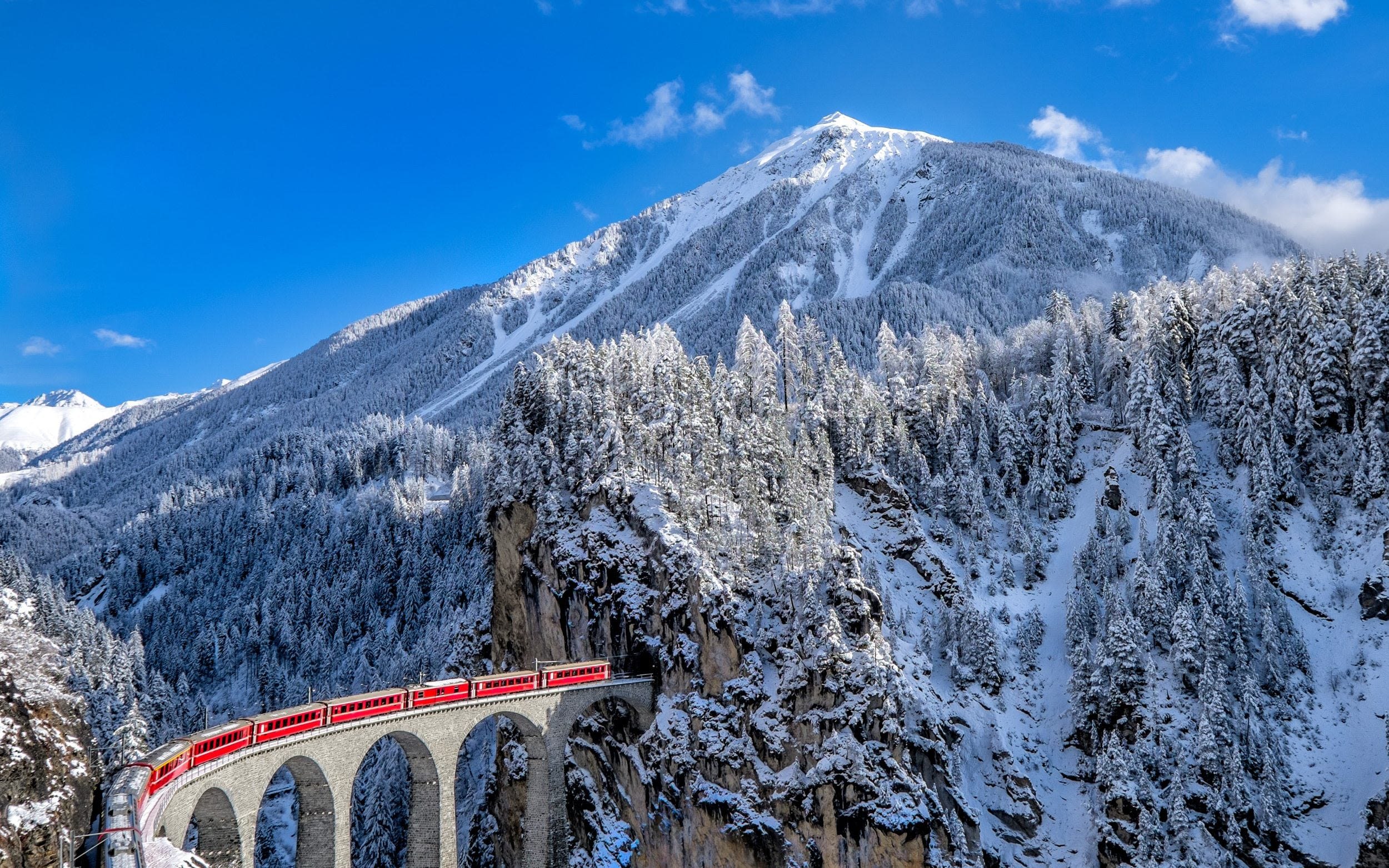The 15 best ski resorts you can reach by train: how to get there and when to book
