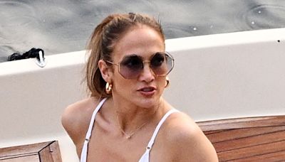 Jennifer Lopez Hustles for Best Selfie in Italy Without Ben Affleck