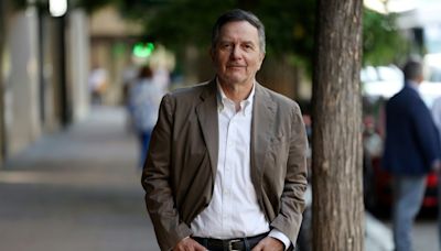 América Latina se ha dejado seducir por los caudillos, dice el escritor chileno Roberto Ampuero