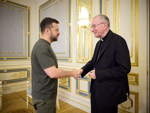 Ukraine's Zelenskiy discusses peace, prisoners with senior Vatican official