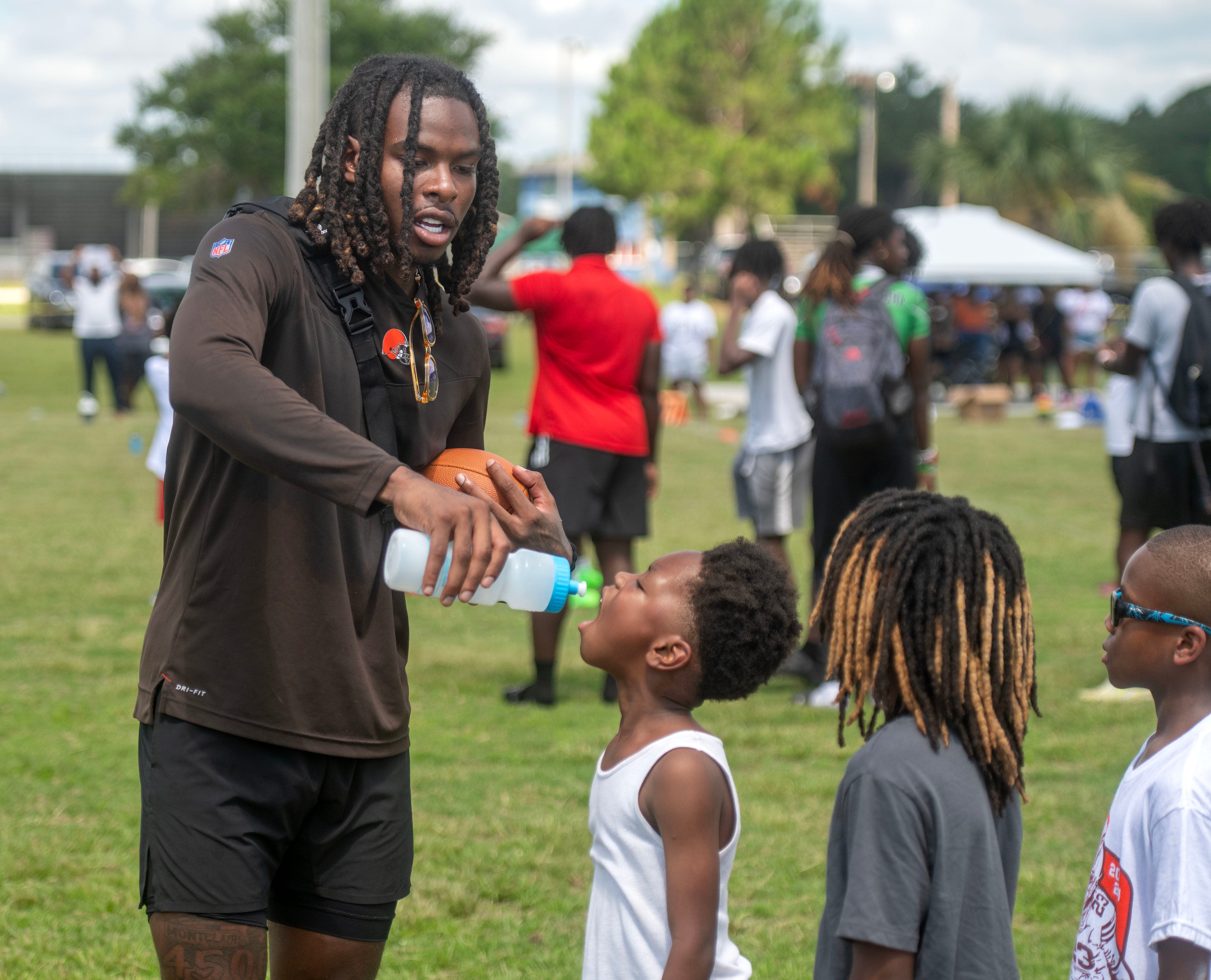 Cleveland Browns' Martin Emerson Jr. brings inspiration for second annual camp at Pine Forest