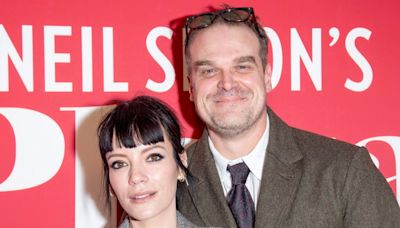 Lily Allen lässt Ehemann David Harbour ihr Smartphone kontrollieren