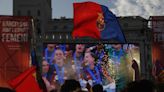 La Plaça Catalunya, una fiesta y este domingo, más en la Plaça Sant Jaume