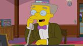 ¿Sabías que Smithers tenía otro aspecto en la primera temporada de Los Simpson? Este era el color y el físico del personaje