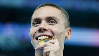 Top favourite Popovici wins tight men's 200m freestyle