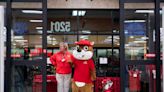 Buc-ee's devotees flood Johnstown store on opening day