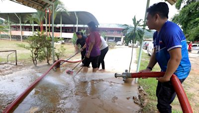 Flood victims in Putatan, Tuaran, and Tamparuli return home, leaving only 272 in Penampang shelter