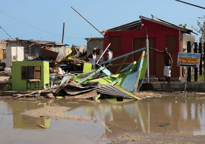 Mexico issues 'red alert' as Category 3 Hurricane Beryl hurtles toward coast