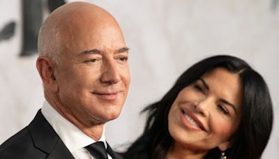 Jeff Bezos und Lauren Sanchez: Jacht-Urlaub mit berühmten Gästen