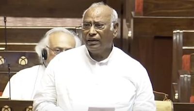 'Don't Wish To Live For Long In This Environment': Congress Prez Kharge After 'Political Dynast' Remarks By BJP MP