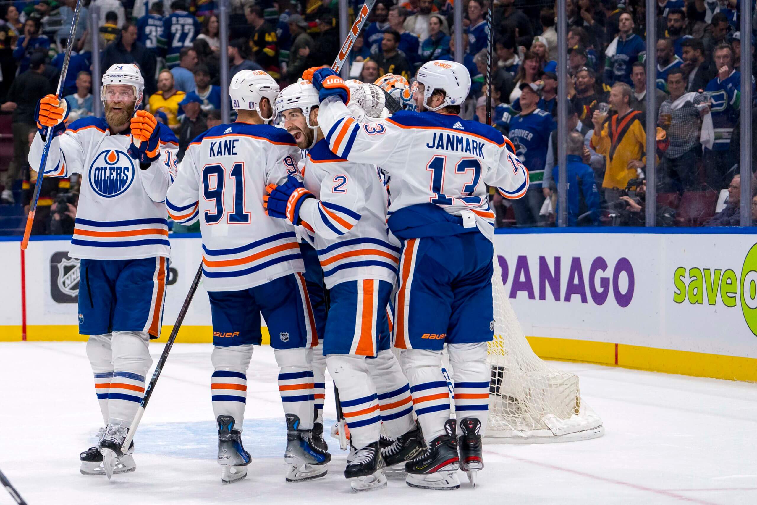 Oilers fend off Canucks, advance to Western Conference final with authority