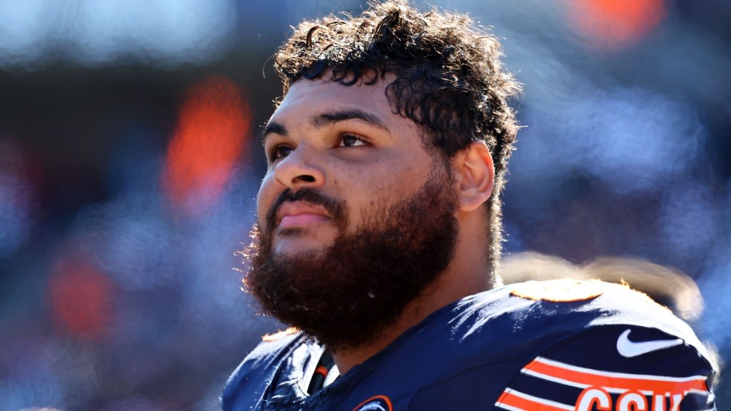 Bears' Braxton Jones, Darnell Wright make PFF's list of top NFL offensive tackles