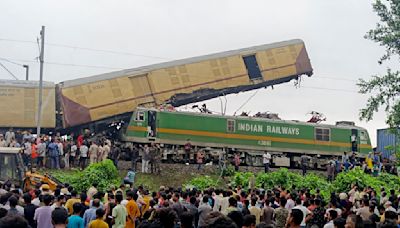 Al menos 9 muertos en choque de trenes en este de India