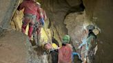 Rescatan a investigador de EEUU de una cueva en Turquía luego de más de una semana de que enfermó