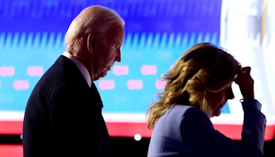 Jill Biden quietly fed lines into Joe Biden's ear, reminding him of a megadonor's name and saying to thank them, report says