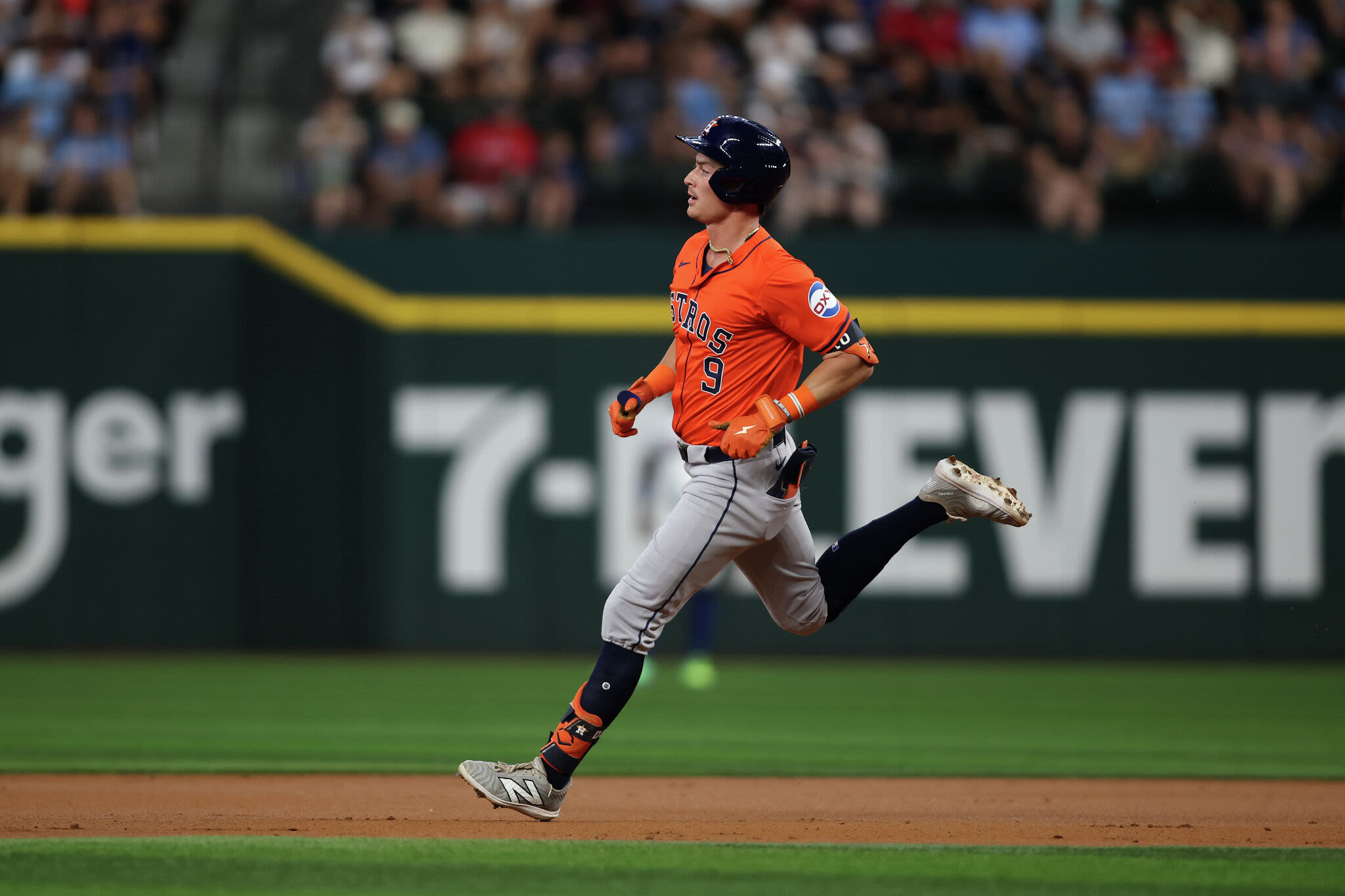 Rookie helps Astros clinch Silver Boot Series in second MLB game