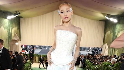 Ariana Grande working on 'mini' tour between Wicked movies