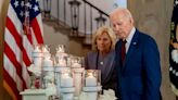 En 1er aniversario de masacre en Uvalde, Biden dice que "es momento de actuar" en control de armas