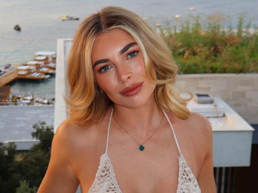 Scott McTominay's girlfriend puts on busty display in plunging top