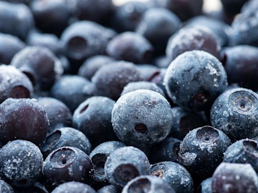 The Superior Way To Freeze Blueberries For Later