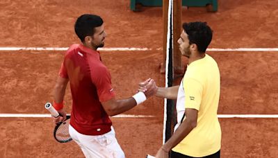 El gesto de reconocimiento de Novak Djokovic hacia Francisco Cerúndolo tras el increíble show que brindaron en Roland Garros: “Mereció ganar”