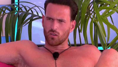 Axed Love Island stars reveal the truth about Ronnie Vint's mysterious hair