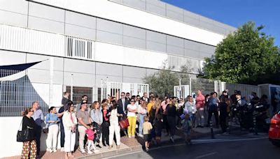 Madres y padres del CEIP Mario Vargas Llosa piden a la Junta que no retire una de las líneas de Infantil