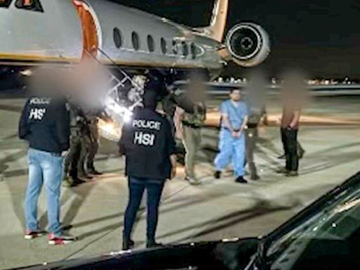 Did one Mexican drug lord trick or force another into boarding a plane to Texas to be arrested?