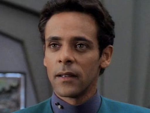 What Star Trek: Deep Space Nine's Dr. Julian Bashir Actor Looks Like Today - Looper