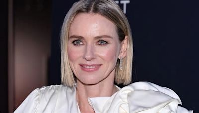 Naomi Watts aparece en un desfile con su hija trans Kai Schreiber, tan espectacular a sus 15 años que podría ser modelo