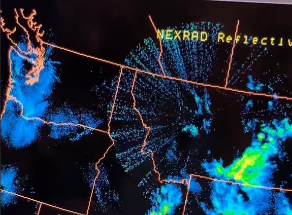 What do those odd pulsing shapes on radar mean?