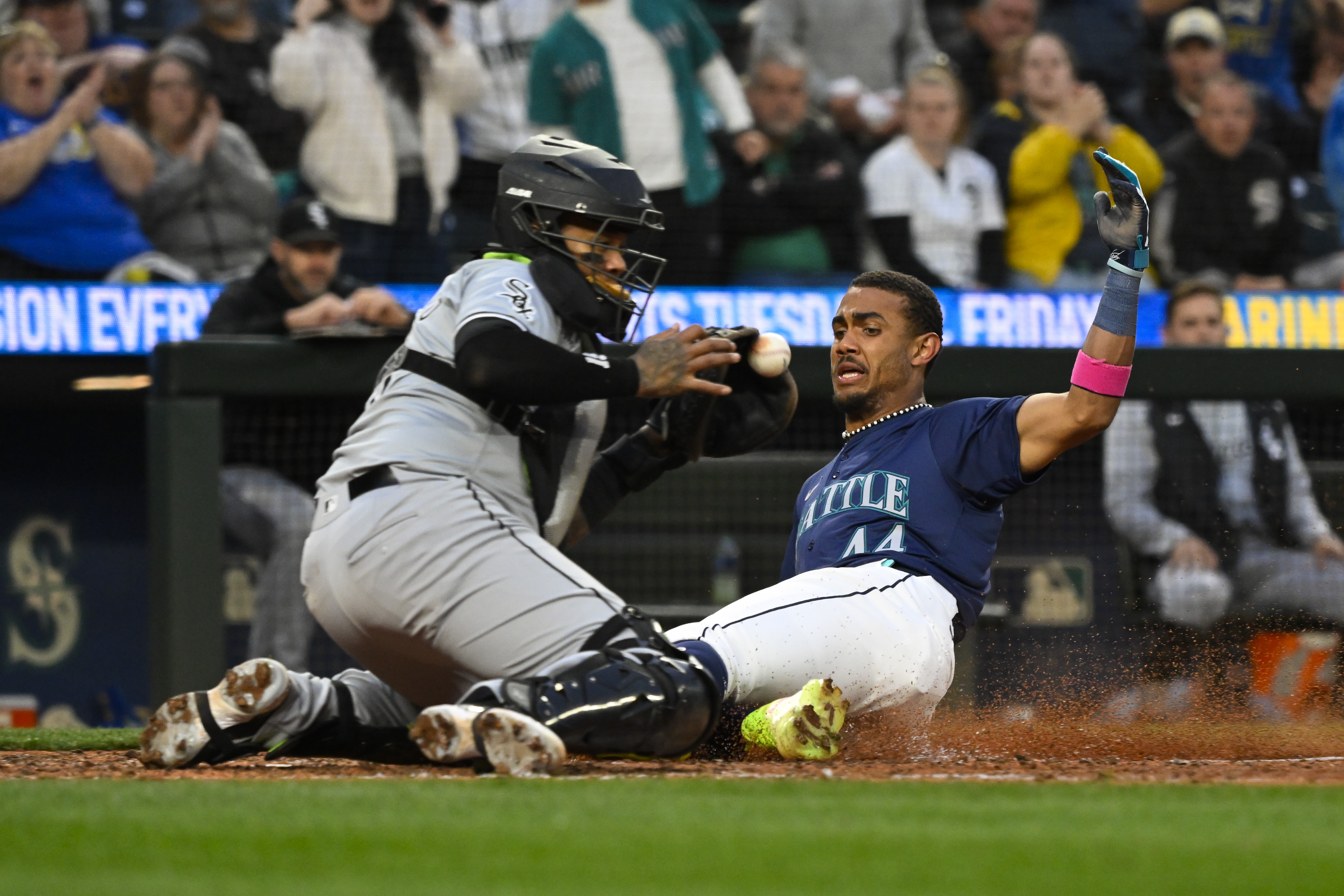 Cal Raleigh drives in go-ahead run in 7th as Mariners beat White Sox 4-3