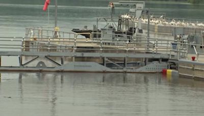 Flooding closing locks on Mississippi River