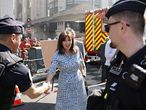 Un incendie à Paris près du BHV fait sept blessés, Anne Hidalgo s’y rend pendant le Conseil de Paris