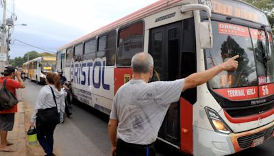 La Nación / Paro de transportistas: piden al Ejecutivo no ceder a la extorsión