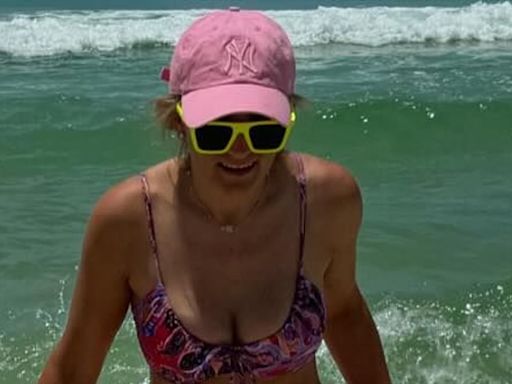 Jamie Lynn Spears enjoys family beach day amid feud with Britney