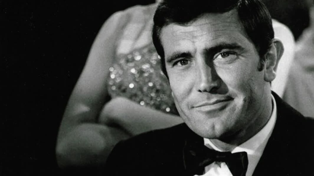 James Bond Star Leaves Hollywood for Family
