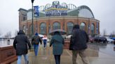 Incidente con escalera mecánica hirió a 11 personas en partido de Milwaukee Brewers y Chicago Cubs - El Diario NY