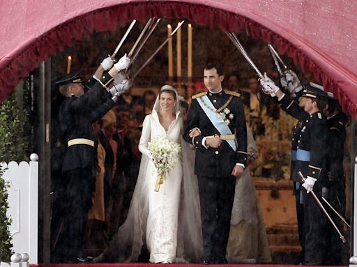 En fotos. Así fue la boda de los reyes Felipe VI y Letizia, hace 20 años