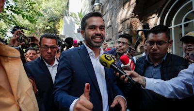 Elecciones en México: Jorge Álvarez Maynéz es el primer candidato en acudir a la casilla de votación - El Diario NY