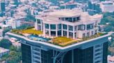 Magnata indiano constrói mansão de R$ 100 milhões no topo de arranha-céu, mas não pode morar nela