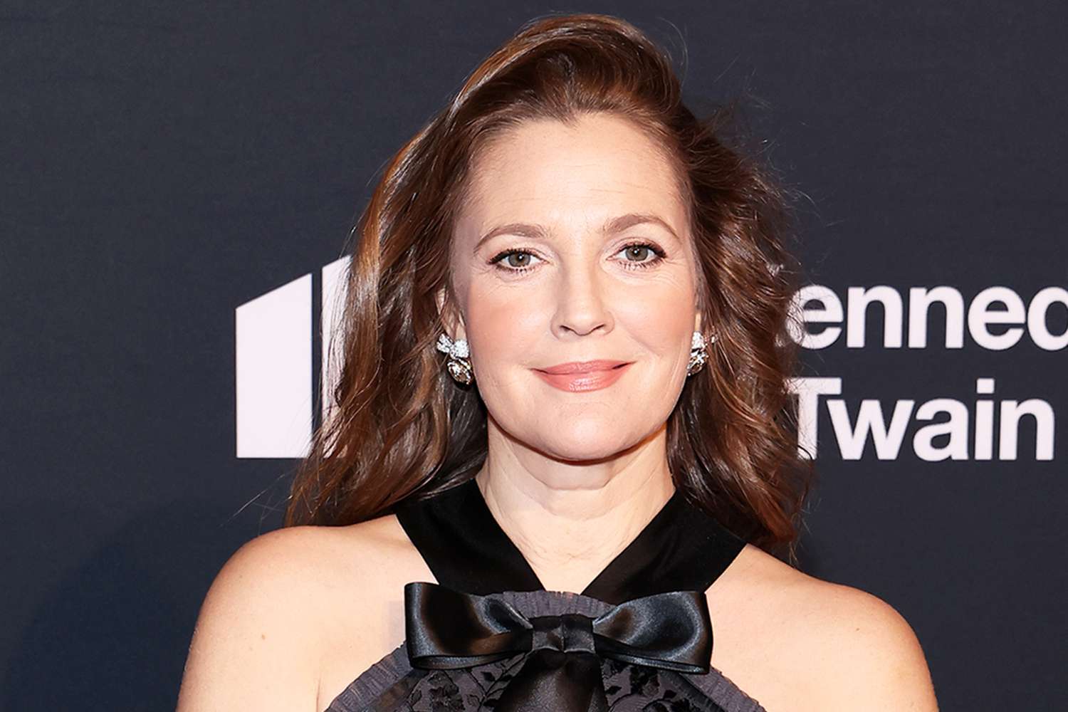 Drew Barrymore thought she was going to be murdered on a first date: 'He was someone I thought I knew'