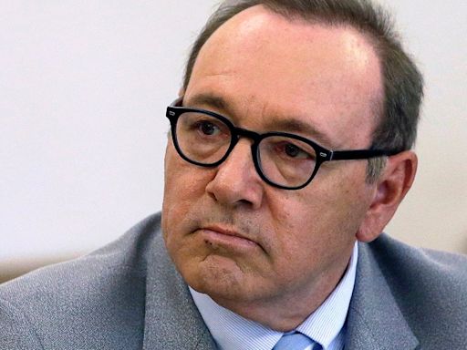 Kevin Spacey cuenta entre lágimas que está en la quiebra y con una deuda millonaria: "No sé dónde voy a vivir"