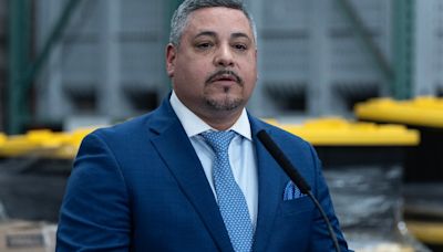 ¿Quién es Edward Caban, el comisionado saliente del NYPD envuelto en controversia?