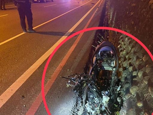 宜蘭頭城機車與轎車相撞彈飛路邊水溝 23歲騎士不治