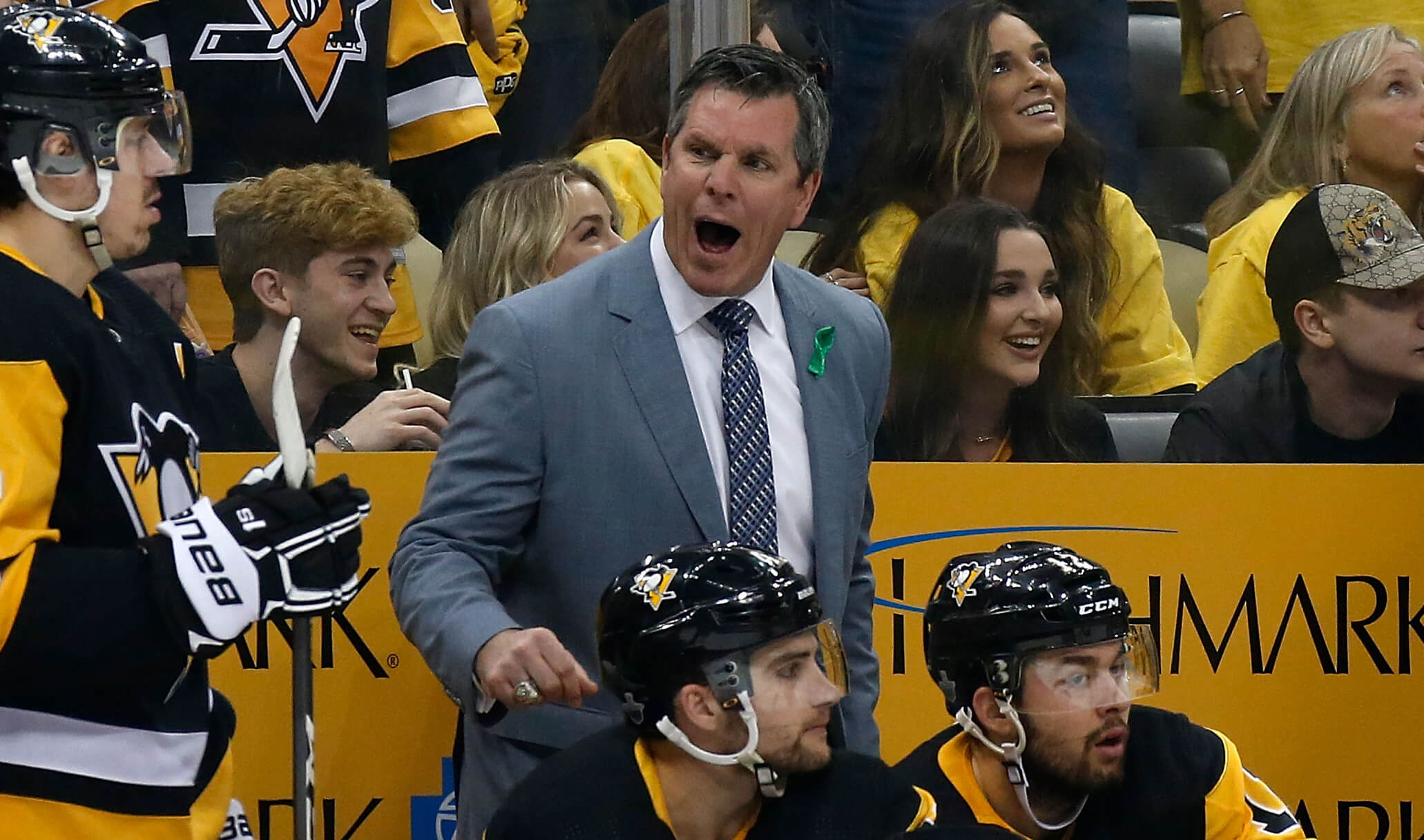 What I'm hearing about the Penguins: Crosby's contract, Sullivan's standing, Jarry trade